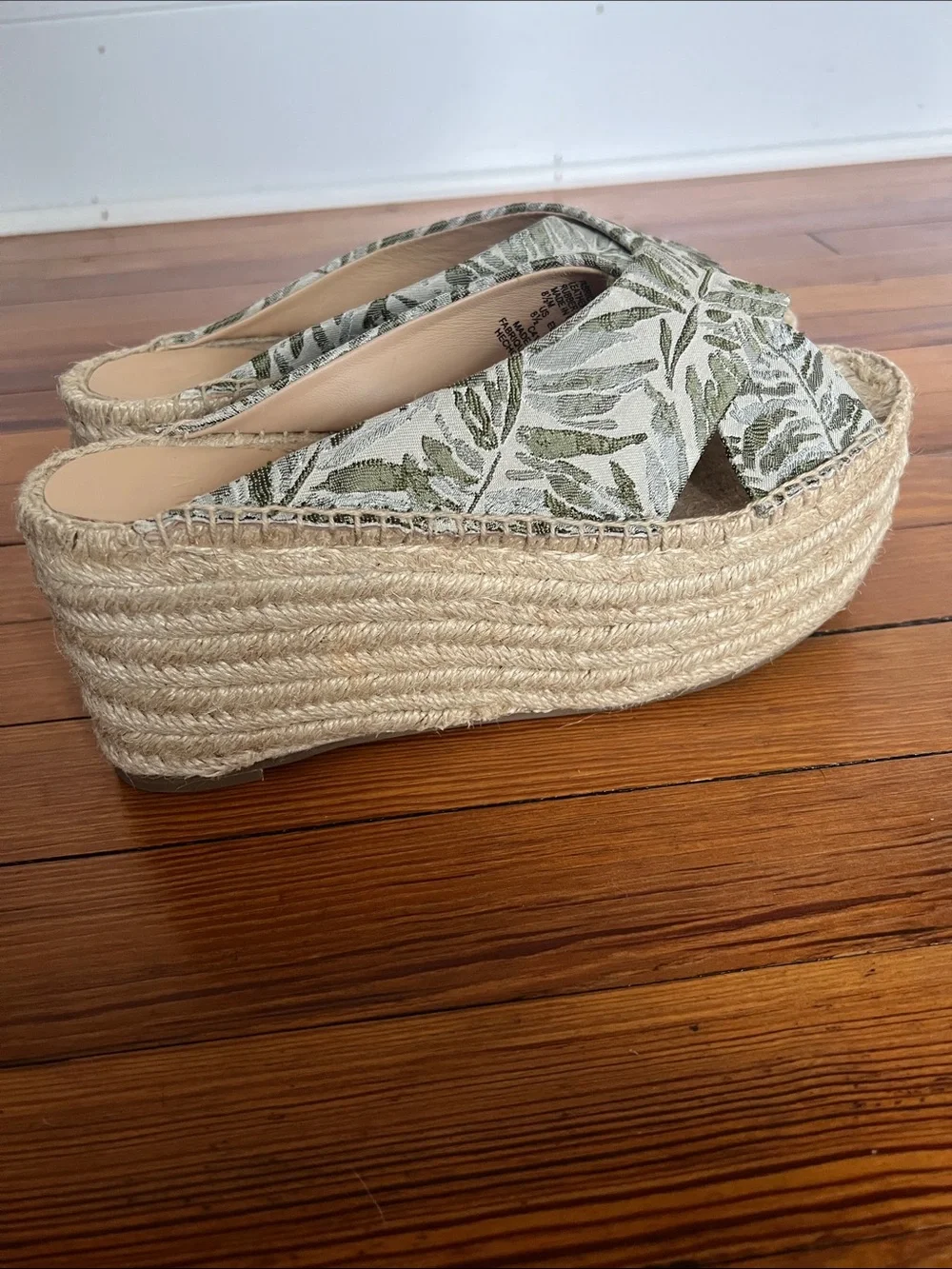 PLV Pour La Victoire Palm Leaf Espadrille Platform Wedge Sandals NWOB Size 8.5M